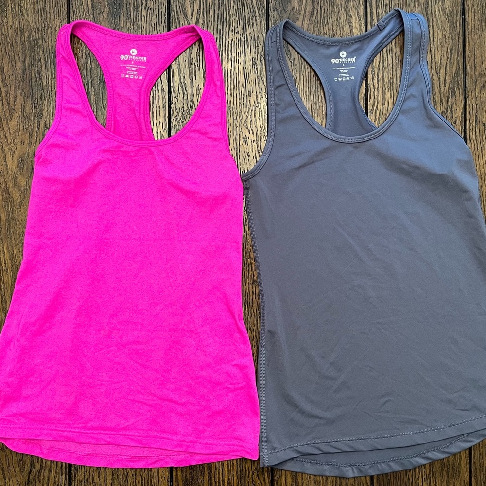 2 workout tanks size small